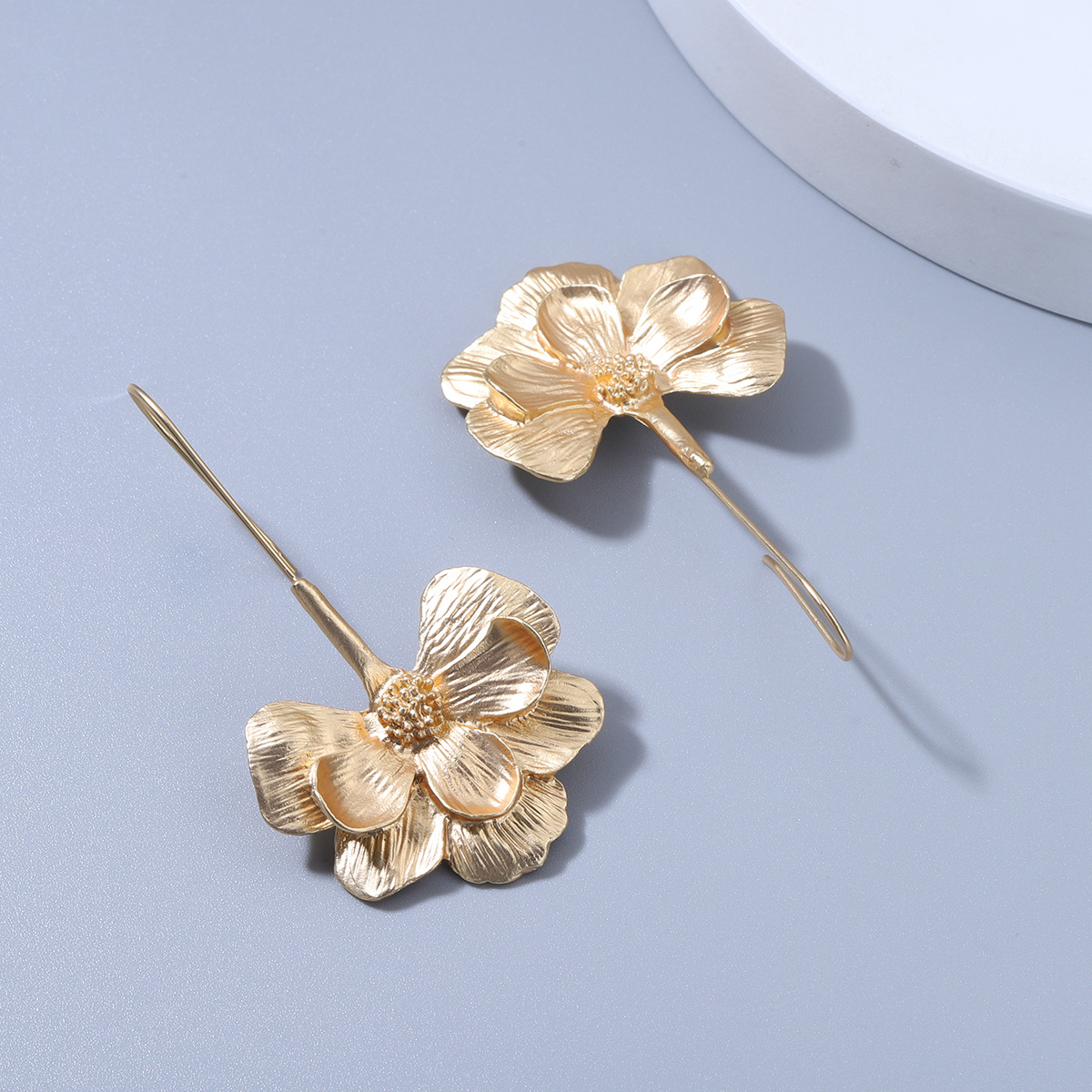 New Half-flower Long Earrings European And American Fashion Alloy Earrings display picture 5