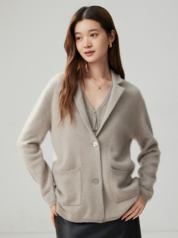 French-style relaxed cashmere knitted blazer for women with a lapel collar, casual slim-fit, suitable for the workplace, with pockets