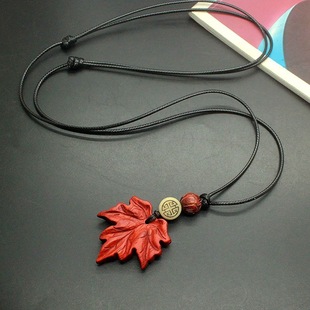 Sandalwood Maple Leaf Necklace Pendant Literary Retro Ethnic Style Jewelry Sweater Chain Long Versatile Women's Autumn and Winter New Style