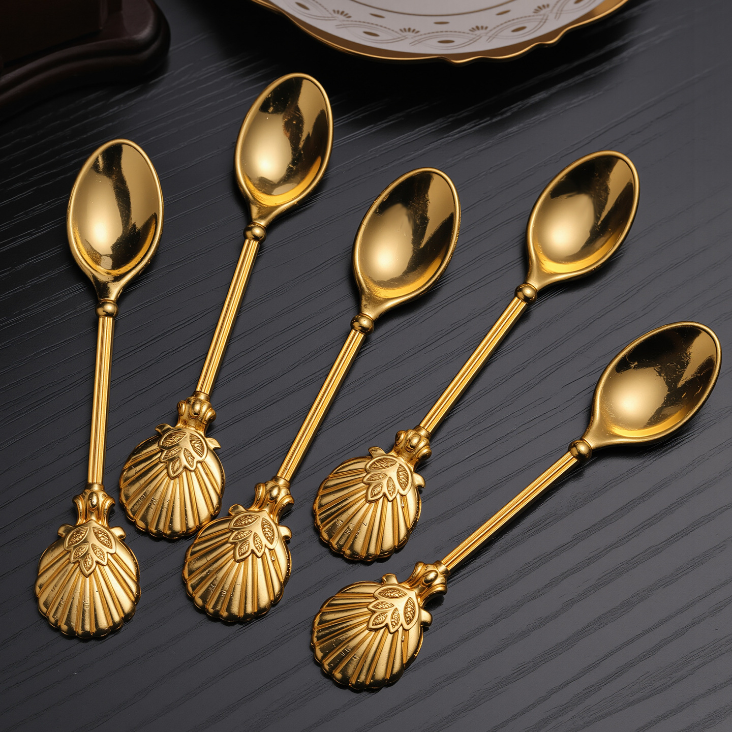 Cucchiaino da caffè vintage corona oro in lega di zinco_voghion.com