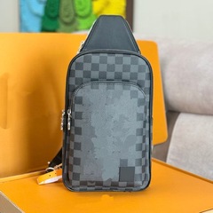 新しいメンズチェストバッグクラシックチェック柄バッグショルダーバッグメッセンジャーバッグファッションチェストバッグトレンドメンズバッグ大容量チェストバッグ