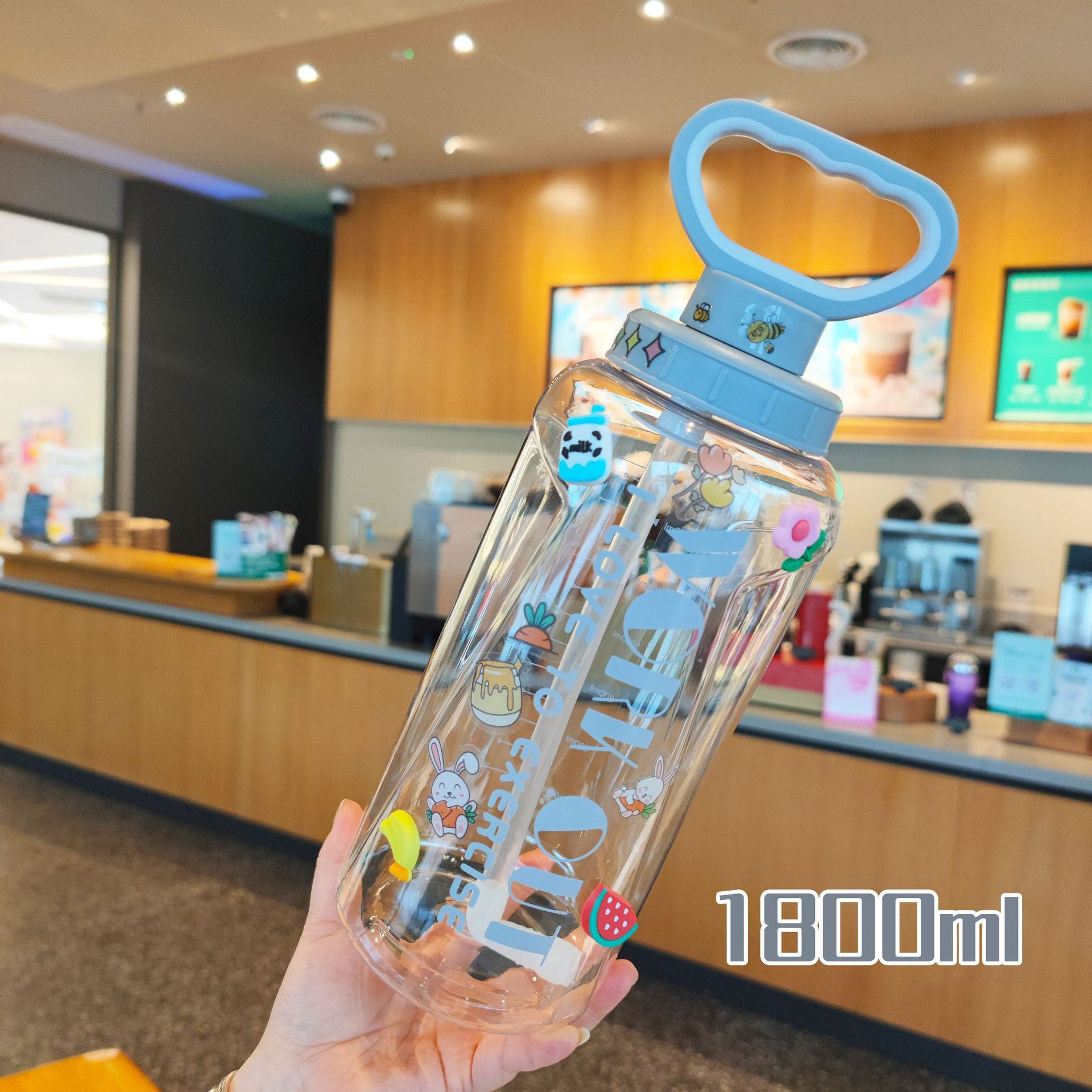 Fábrica al por mayor verano deportes al aire libre fitness portátil mango hervidor de gran capacidad paja campana taza agua 1800ml