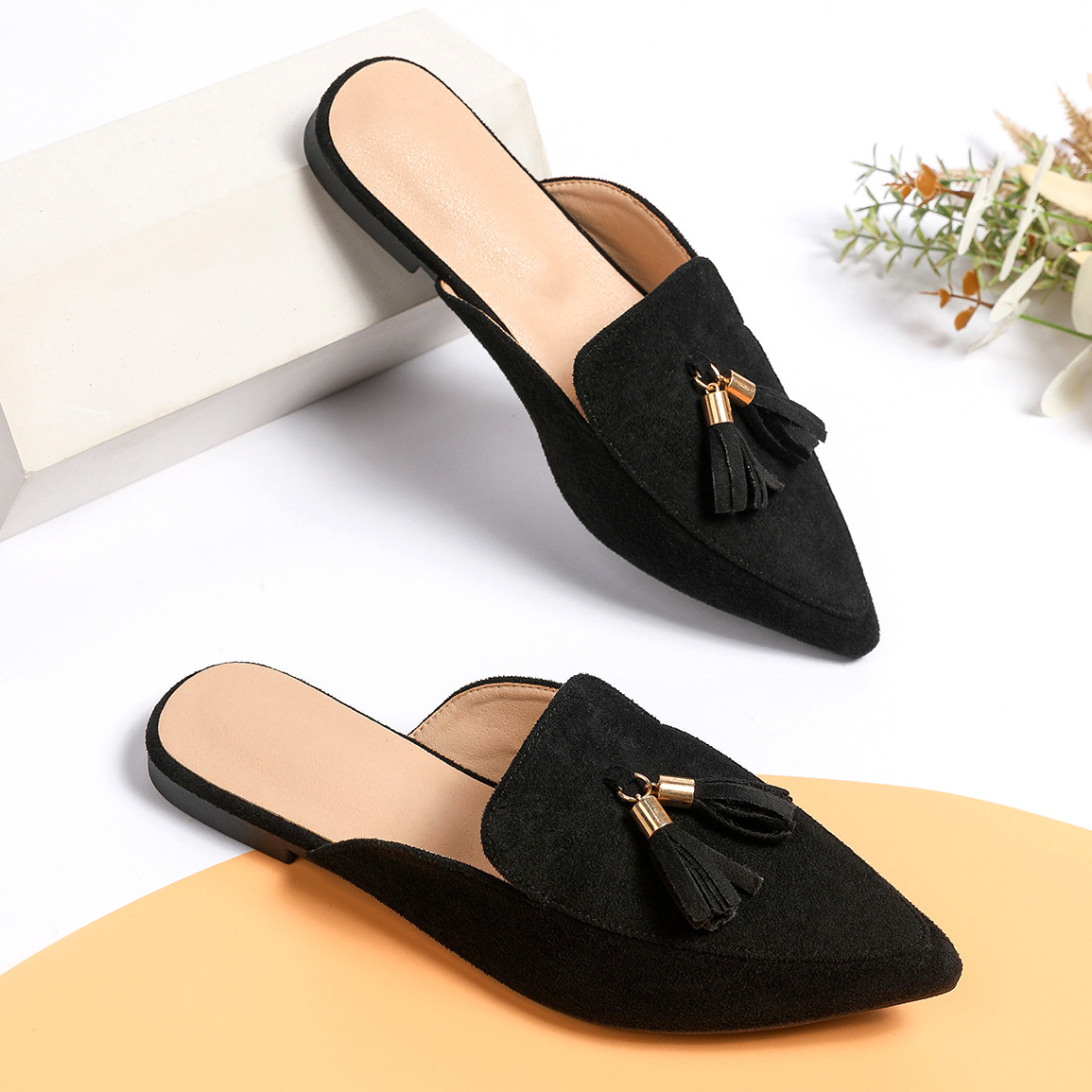 Grenzüberschreitender Naher Osten-Stil Sommer lässiger Stil neue Mode einzelne Schuhe spitz flache Unterseite Baotou große Quaste Außenhandel Großhandel_voghion.com