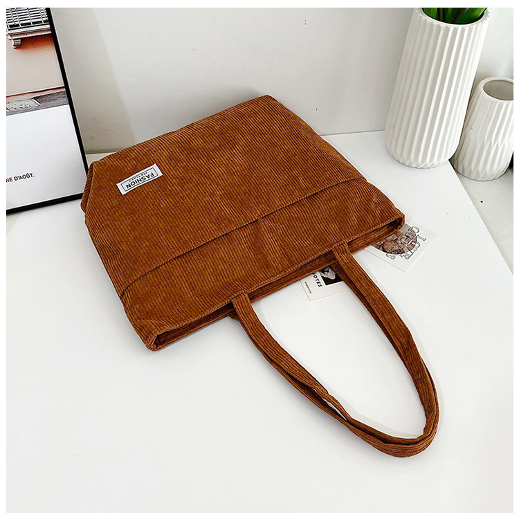 The fashionable and retro bucket bag for women, the new large-capacity versatile crossbody bag for women, and the trendy and elegant tote bag for women are selling well undefined