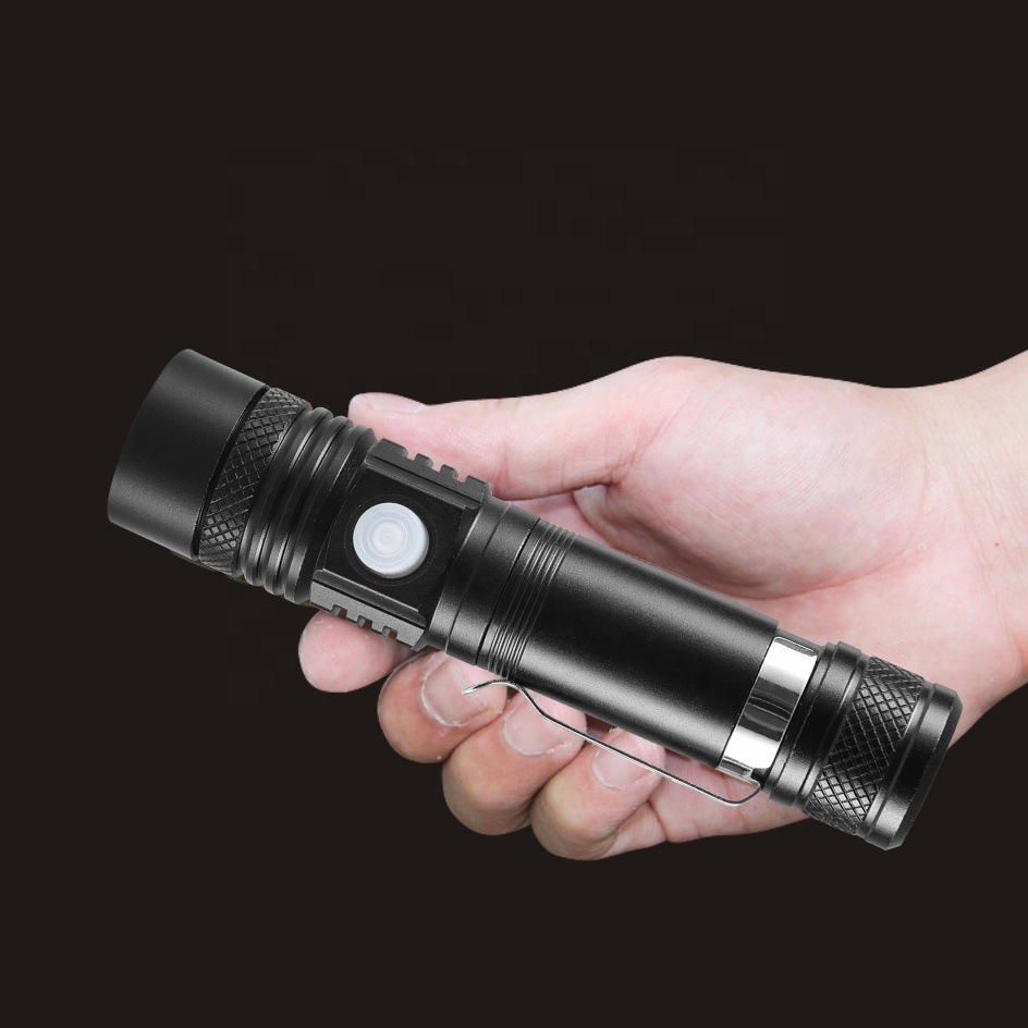 Nueva linterna transfronteriza al por mayor, pequeña carga de luz fuerte, carga de largo alcance al aire libre, mini linterna pequeña de emergencia para el hogar