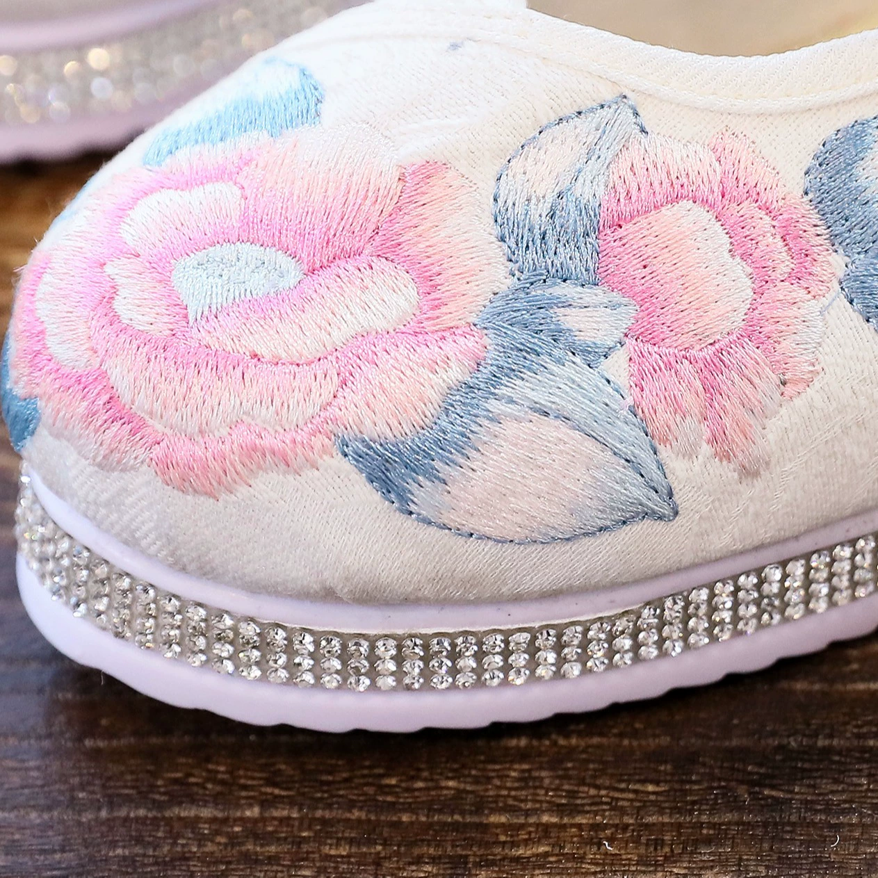 Туфли из ханьфу круглой головы, embroidered cloth shoes древний стиль, улучшение элементов Ханьфу