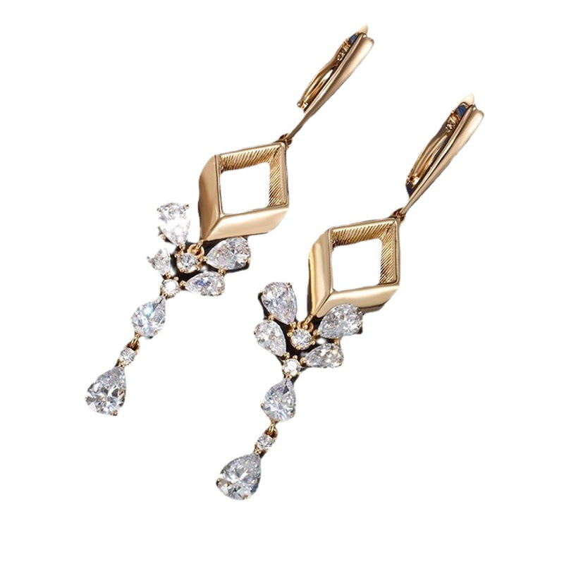 Xuping joyas gemas artificiales de color geometría larga gota de agua pendientes de alta sensación pendientes de personalidad femenina pendientes