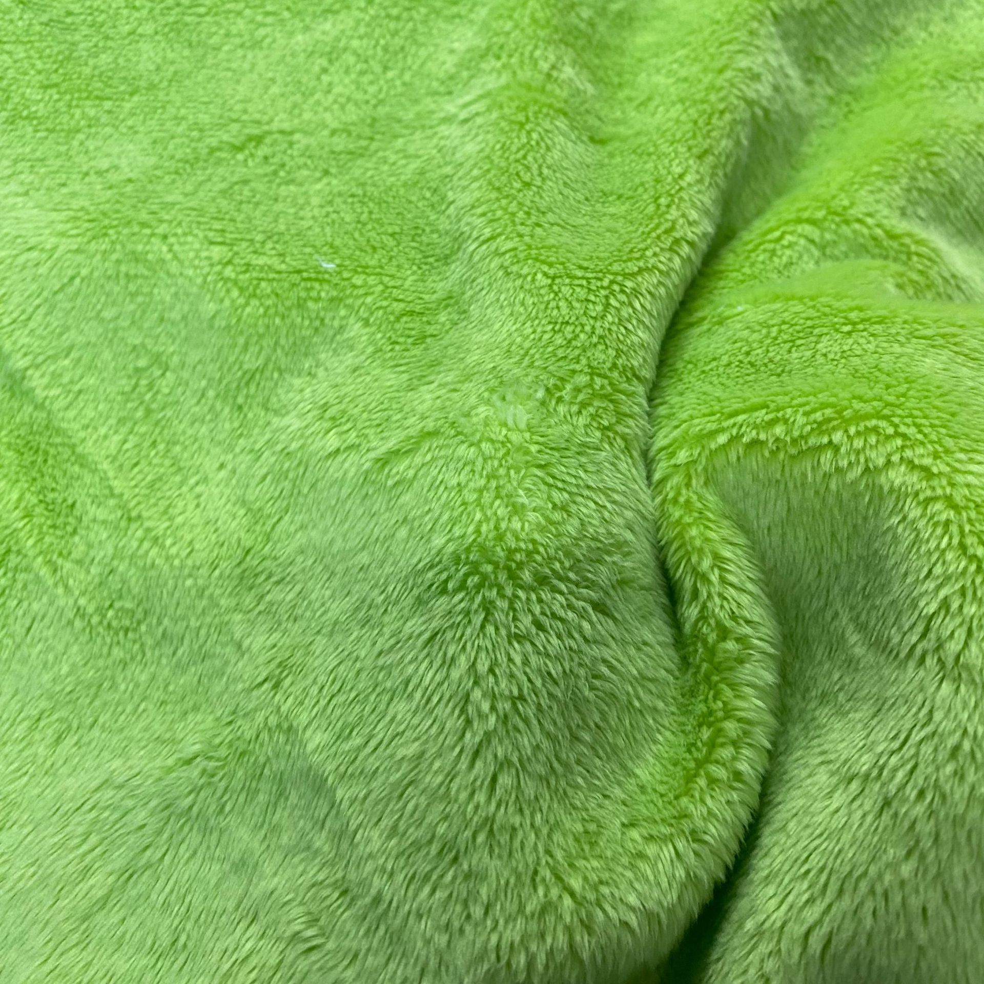 批发现货5MM水晶超柔 五毛超细 全涤超柔长毛绒料 玩具服装针织布