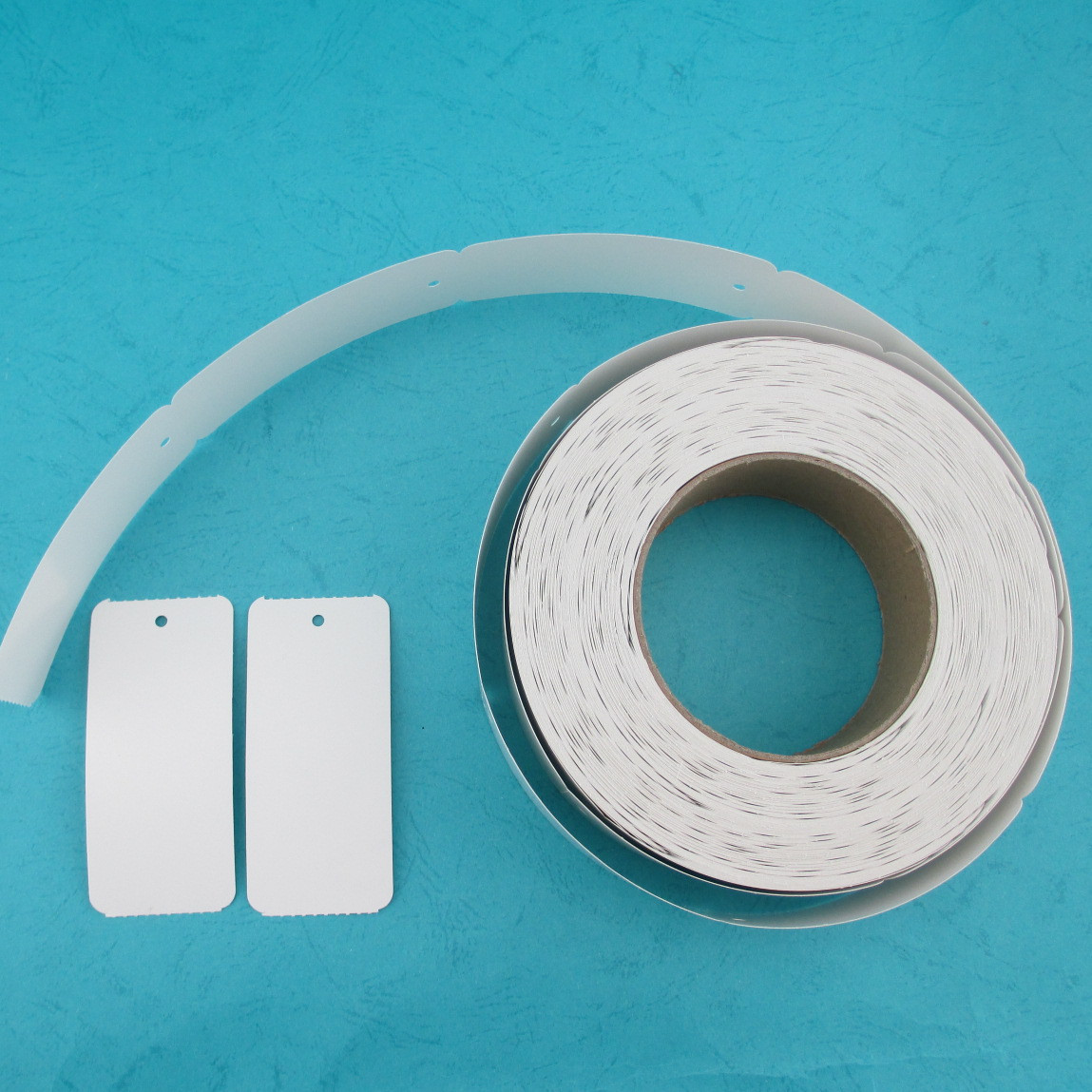 卷装吊牌 服装吊牌 卷筒吊牌印刷 空白卷装吊牌 可以打印吊牌