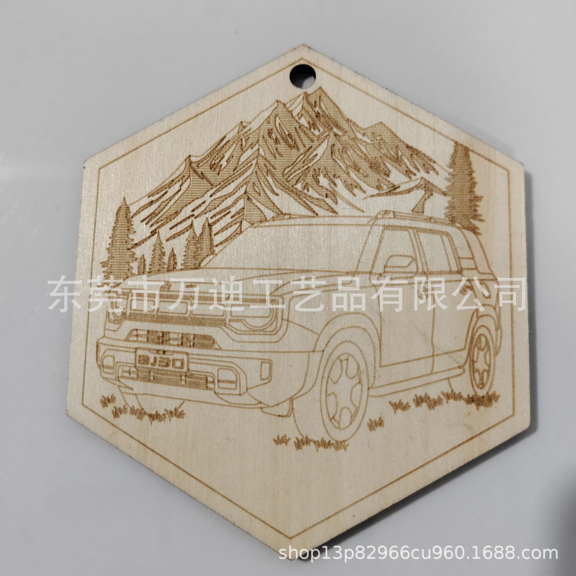 厂家定制DIY木制激光雕刻木板切割书签UV彩绘木牌片拼图打标加工