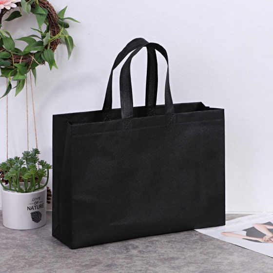 Blank Non-Woven Bag with Printed Logo Non-Woven Handbag Customized Clothing Shopping Bag Promotional Environmentally Friendly Gift Bag