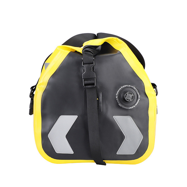 Big capacious waterproof travel travel bag for traveling for cycling