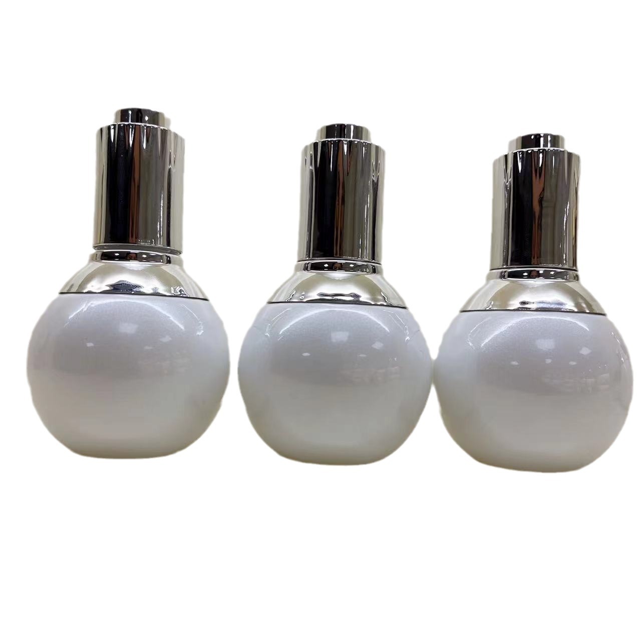 En stock ousiman 30ml pequeña botella de lámpara blanca presionando gotero botella esencia botella de líquido loción de agua sub-embalaje cuidado de la piel botella de aceite esencial