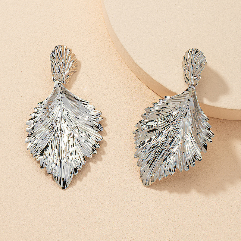 Fashion Metal Leaf Earrings display picture 9