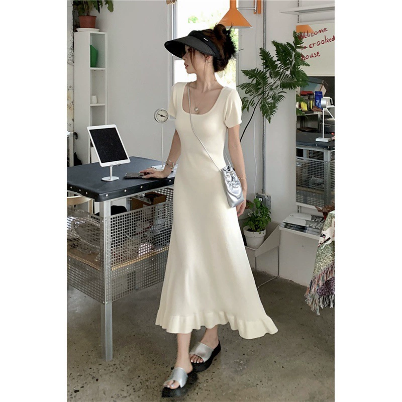 Женское трикотажное платье высокого качества с квадратным воротником и короткими рукавами 2024, новый дизайн, французская ниша с рюшами