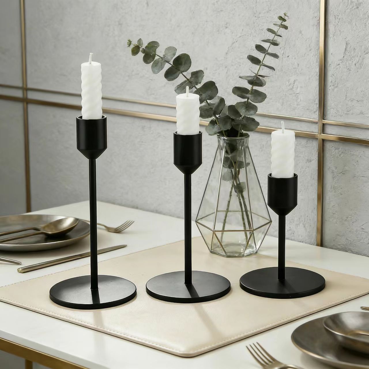 Candelaria de estilo nórdico simple dorado candelabros de hierro forjado mesa de comedor taza de velas romántica decoración de cena a la luz de velas