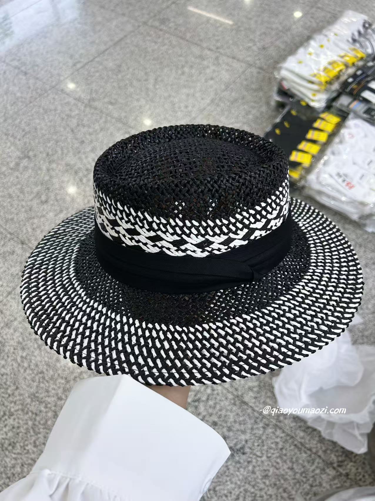 검은색