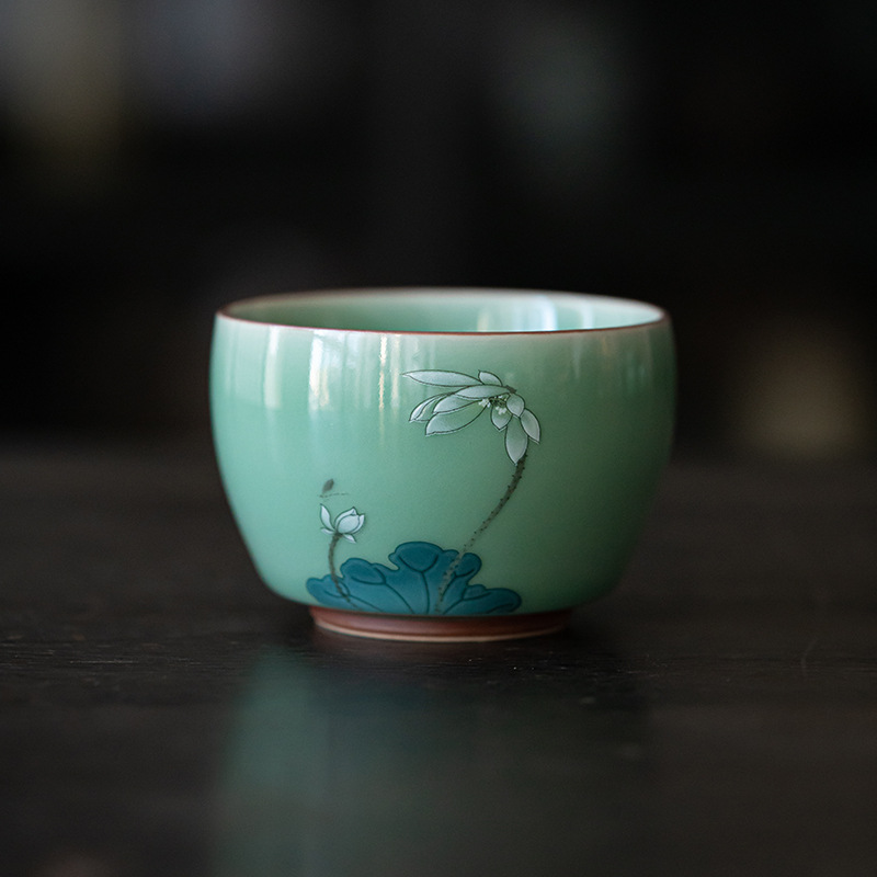 There are fish every year: Meditation Cup Good Luck Lotus