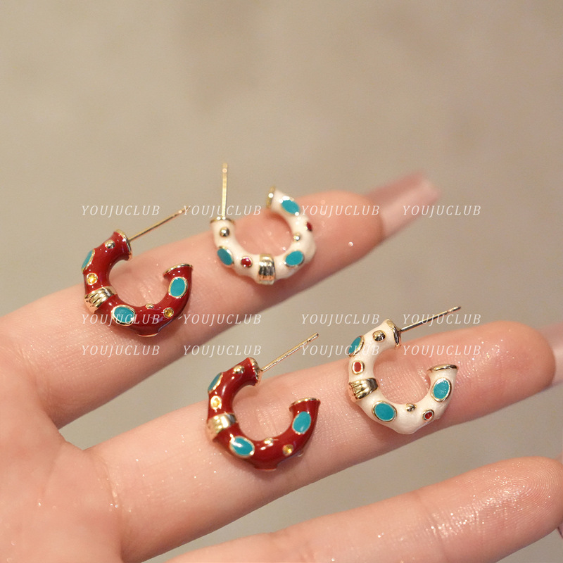 Embellished Venus ~ French retro enamel medieval color light luxury high-end versatile simple earrings