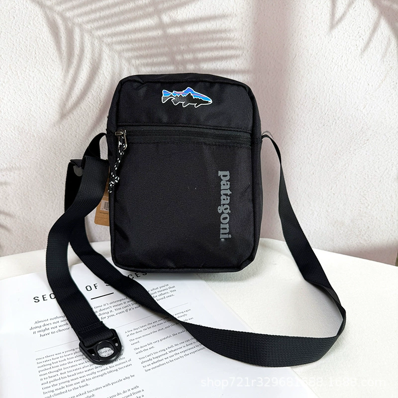 Sports one-shoulder bag for leisure