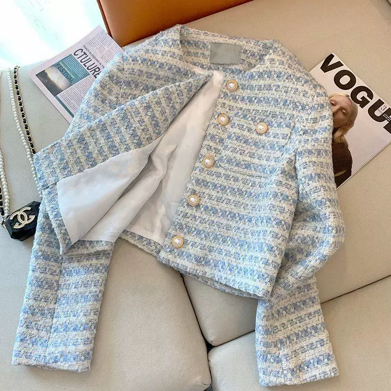 Осень куртка (в стиле Chanel) голубая, кроповая из твида во французском стиле, с легкой подкладкой
