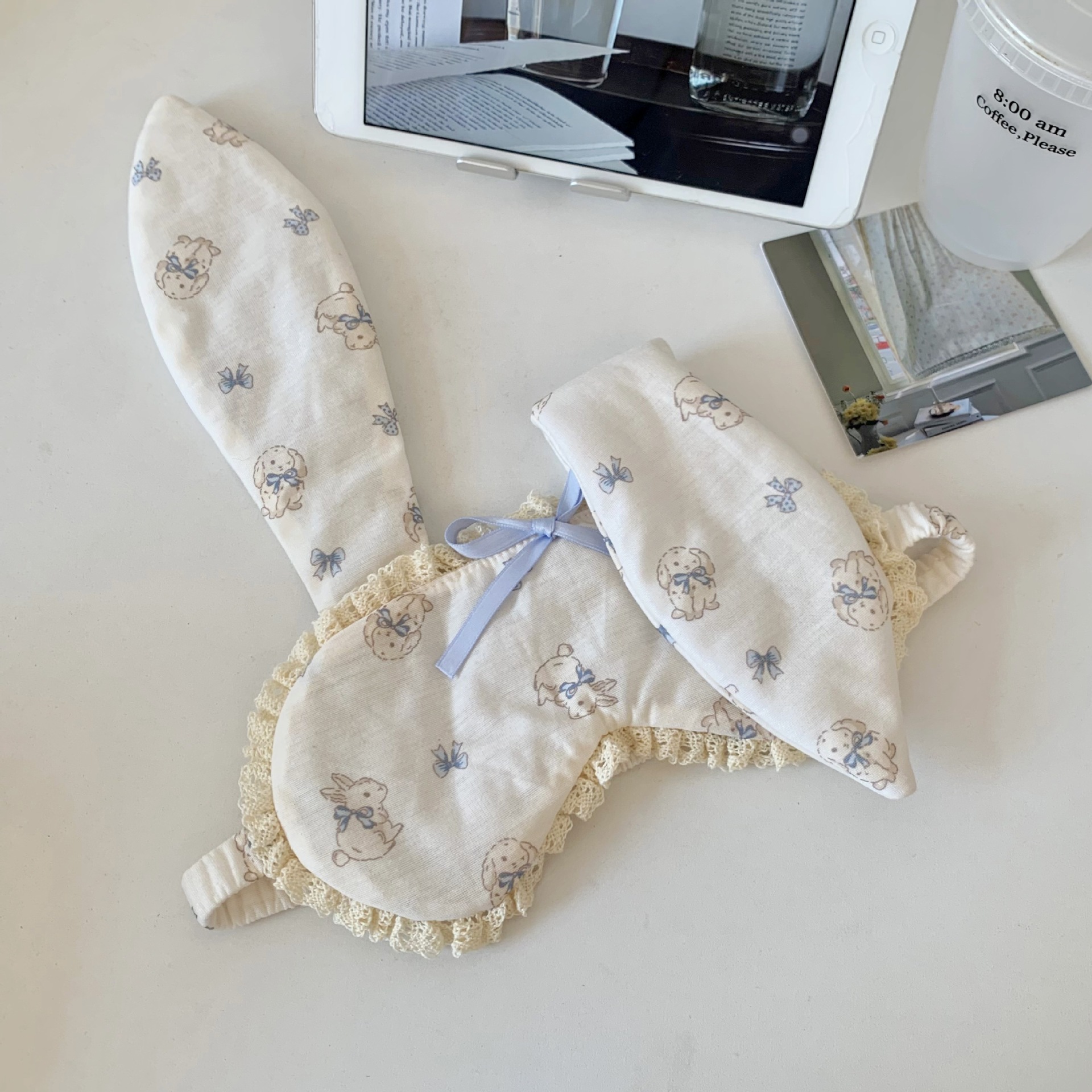 Mascherina notturna in pizzo con orecchie da coniglio per donna_voghion.com