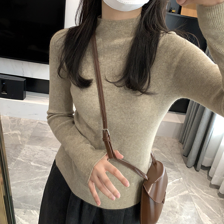 자오 콜라  원활한 통합 세미 하이 칼라 스웨터 2024 가을과 겨울 새로운 단색 슬림 조커 내베이스 셔츠