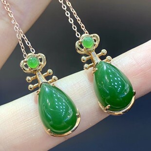 Fubei Diamond Jewelry [18K Gold Inlaid with Natural Hetian Jasper Pipa Pendant] Overall 10*25mm Double Layer Thick Gold