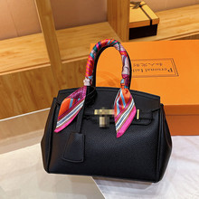 ���������Еr�����ذ�Ů�¿���|�i�۳���μ����֦�y�|��б���