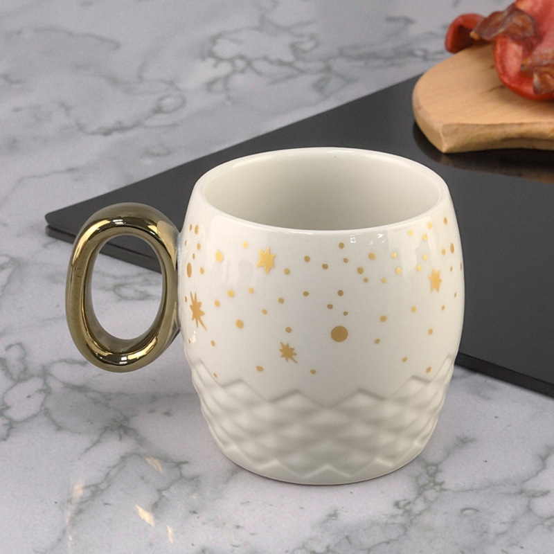 Lujo ligero creativo pareja taza de oro manija taza de cerámica taza de café hacer logotipo para regalos de negocios