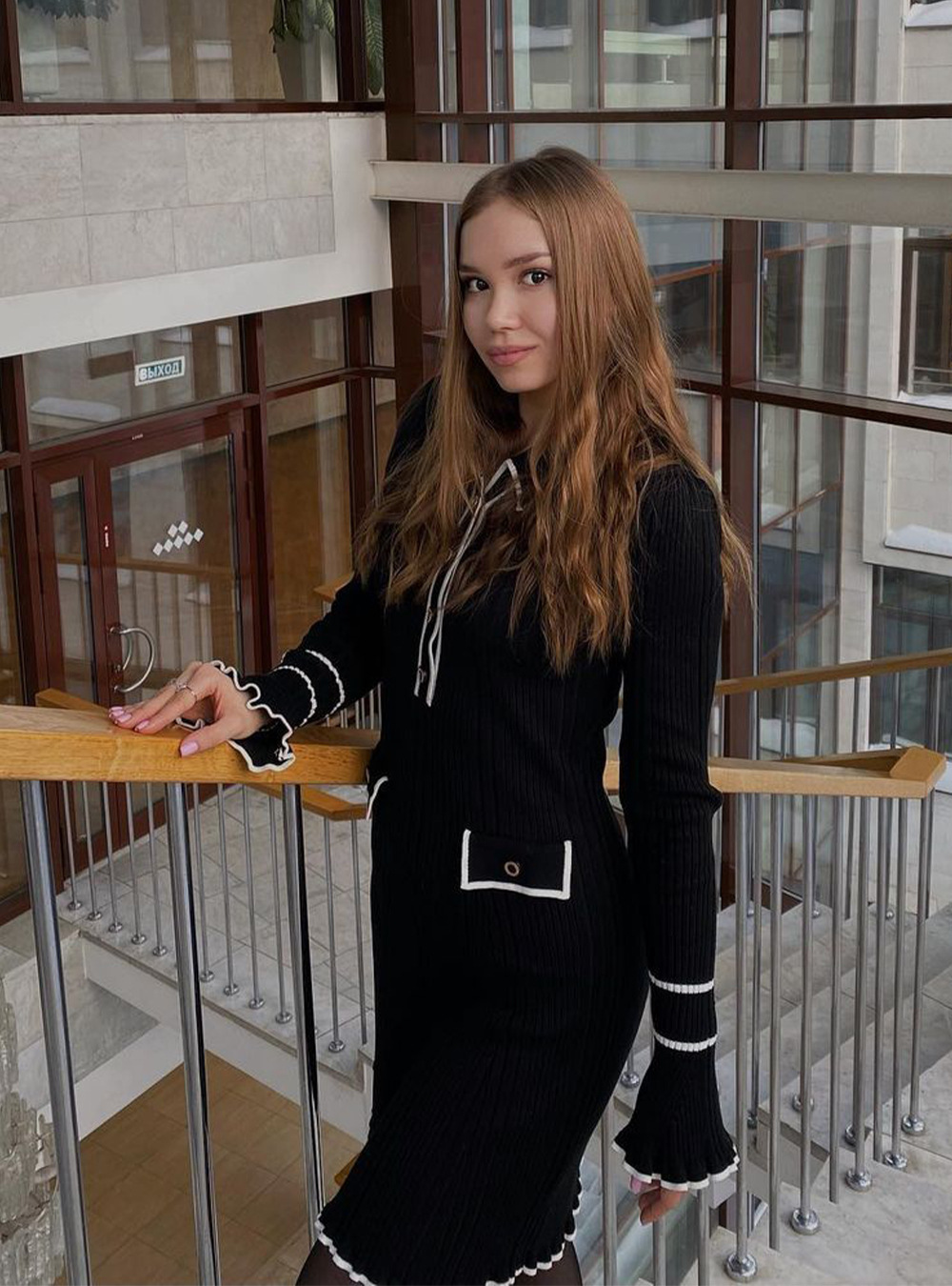 560g Weight Maxi Long Dress Dress Length Type Long Sleeve Sleeve Length Sheath Dress Dresses Type Bell Sleeve Sleeve Type knit Fabric Type Mid Waist Waist Line Holiday Occasion Turndown Neckline Slim Fit Type Color Block Pattern Winter, Spring, Autumn Season Women's Gender Elegant, Streetwear Style Wholesale Women's Elegant Streetwear Color Block Holiday Turndown Long Sleeve Sheath Dress 8