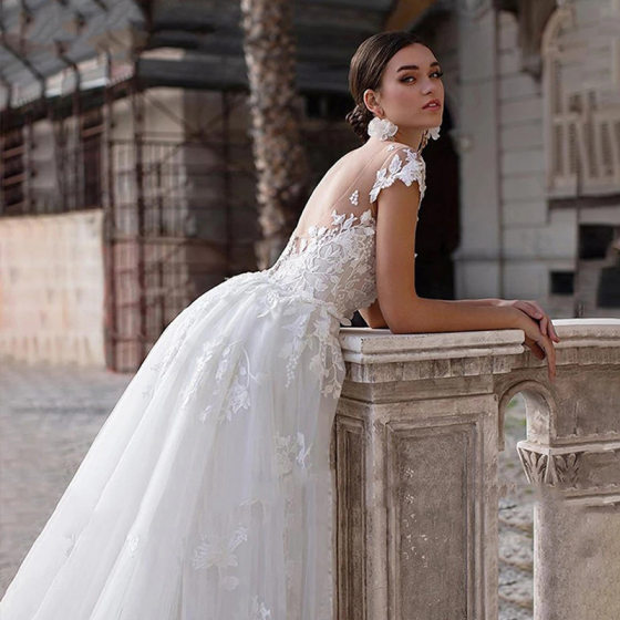 Wedding Dresses Appliqued Lace European and American Two-Piece Detachable Elegant Wedding Dress Backless V Neck
