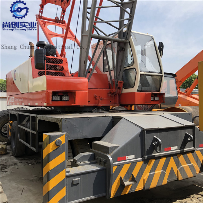 HCMP25吨哈工吊 QLY 25全液压港口轮胎起重机