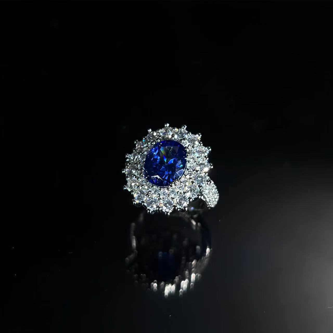 欧美跨境直播热销精致彩宝戒指高级小众璀璨蓝宝石镶满钻女指环