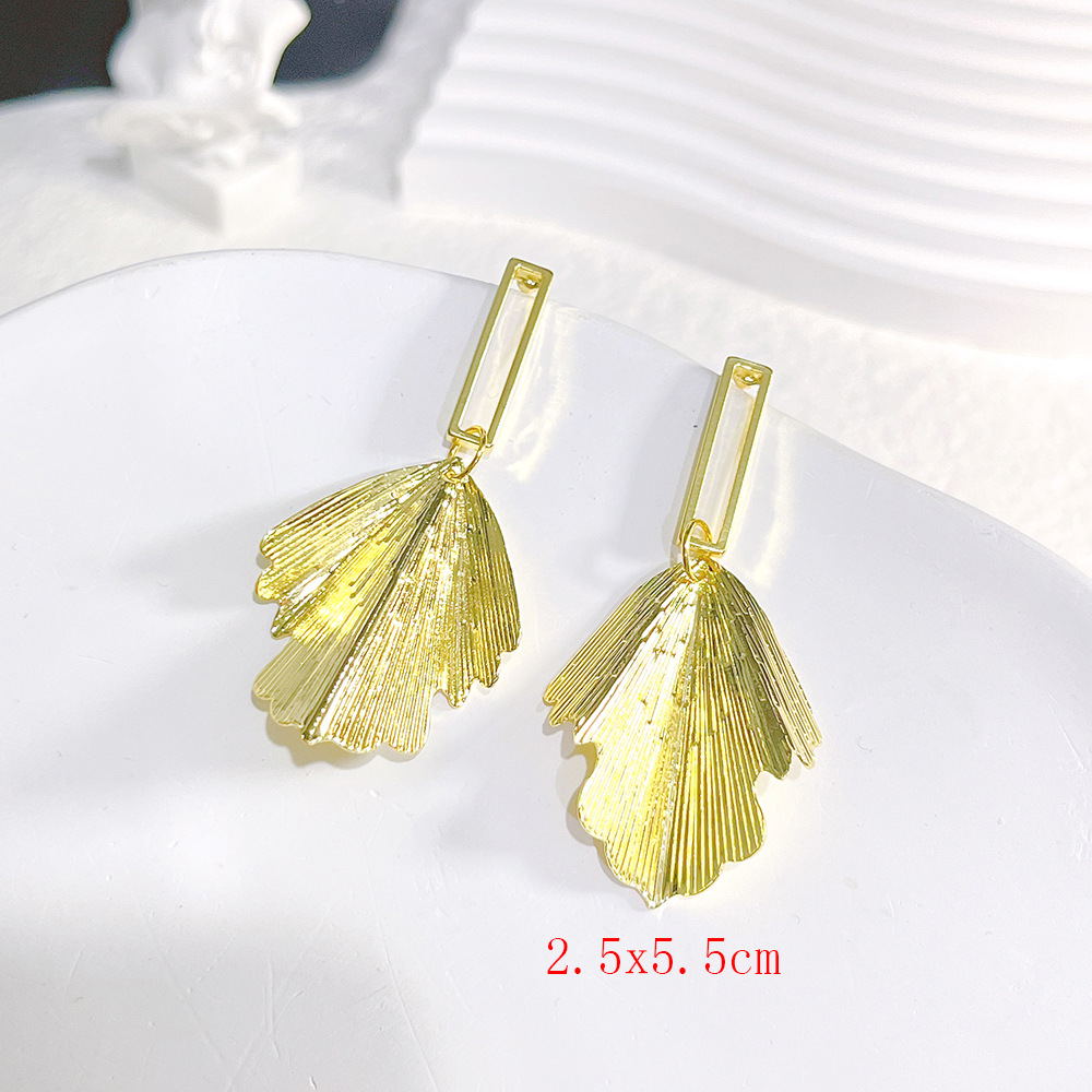 1 Pair Elegant Leaves Plating Metal Drop Earrings display picture 8