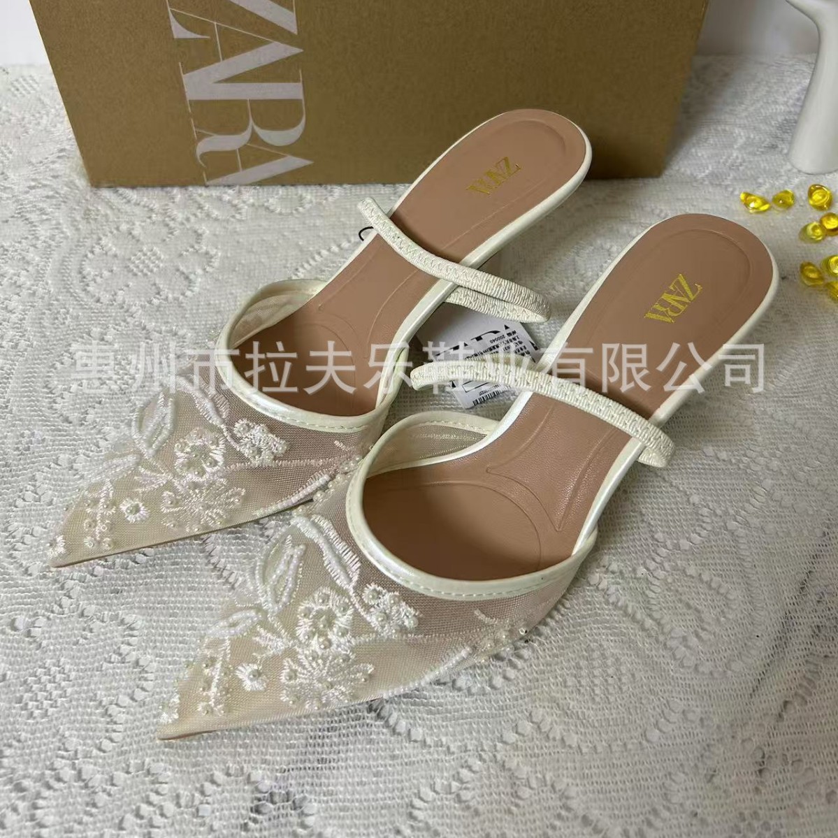 Sandalias Mules de Tacón Fino de Superfibra con Punta Fina y Bordado
