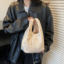 �nϵ��ɫë����������С��Ů2025�¿��ﶬ�˻@�������ë�qˮͰ��