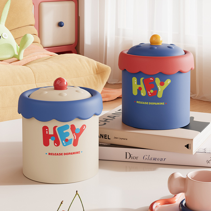 Desktop Trash Can with a Lid, High Aesthetic Value, for Home Use, Children's Bedroom, New Cute Mini Office Countertop Small Wastebasket Desktop Trash Can with a Lid, High Aesthetic Value, for Home Use, Children's Bedroom, New Cute Mini Office Countertop Small Wastebasket