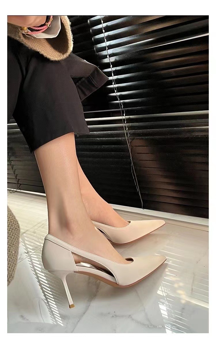 Women's Vintage Style Solid Color Point Toe Pumps display picture 1