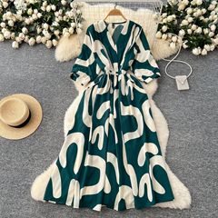 軽熟風小衆復古vネック七分袖プリントワンピース女性フランス式腰を収めて痩せた気質A字長スカート