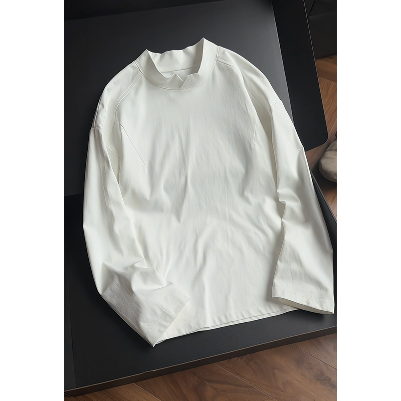 Camiseta masculina de manga comprida com decote em V pequeno e patchwork, modelo boxy. Moletom esportivo estiloso oversized plus size para a primavera de 2026._voghion.com