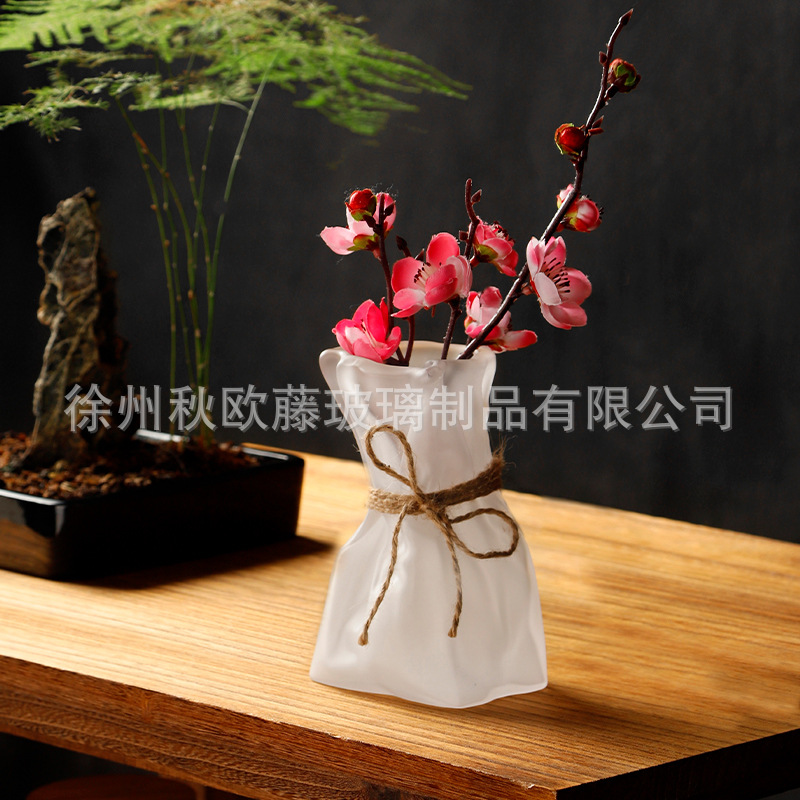 トルクの小さい花瓶の高級感の軽い豪華な装飾品のガラスの花瓶ins風の高い顔の値の水培の置物の卸売り