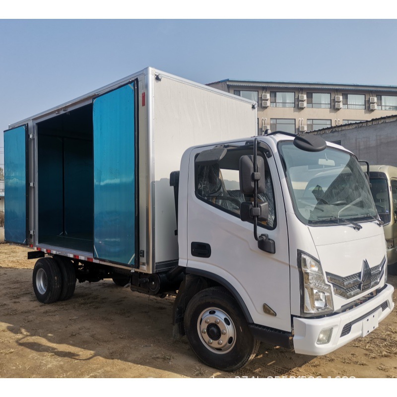 跨境供应豪沃轻卡4.2米厢式载货车 惯用右手双排4X2小型箱货 车箱