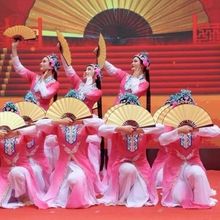 戏曲表演服装新款花旦戏服京剧演出服飘逸舞蹈中国昆曲桃李杯越剧