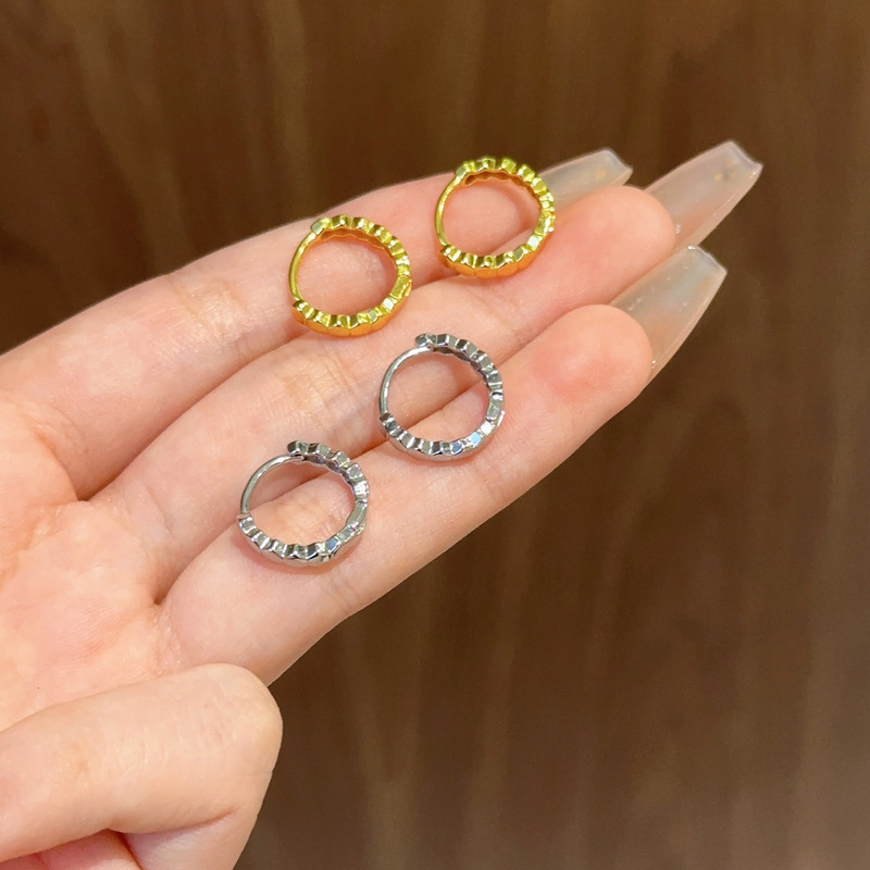 [Galvanoplastia de oro real] Polígono geométrico brillante coreano Temperamento diario Sencillo de diseño avanzado Sense Hebilla de oreja circular