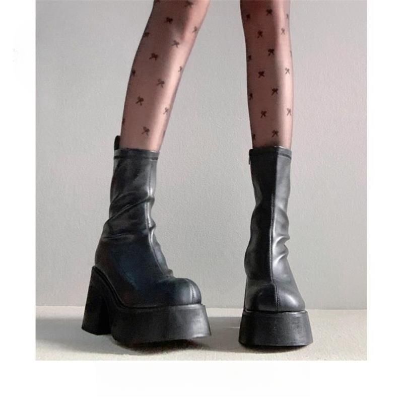 Black autumn low boots with zipper heels platform