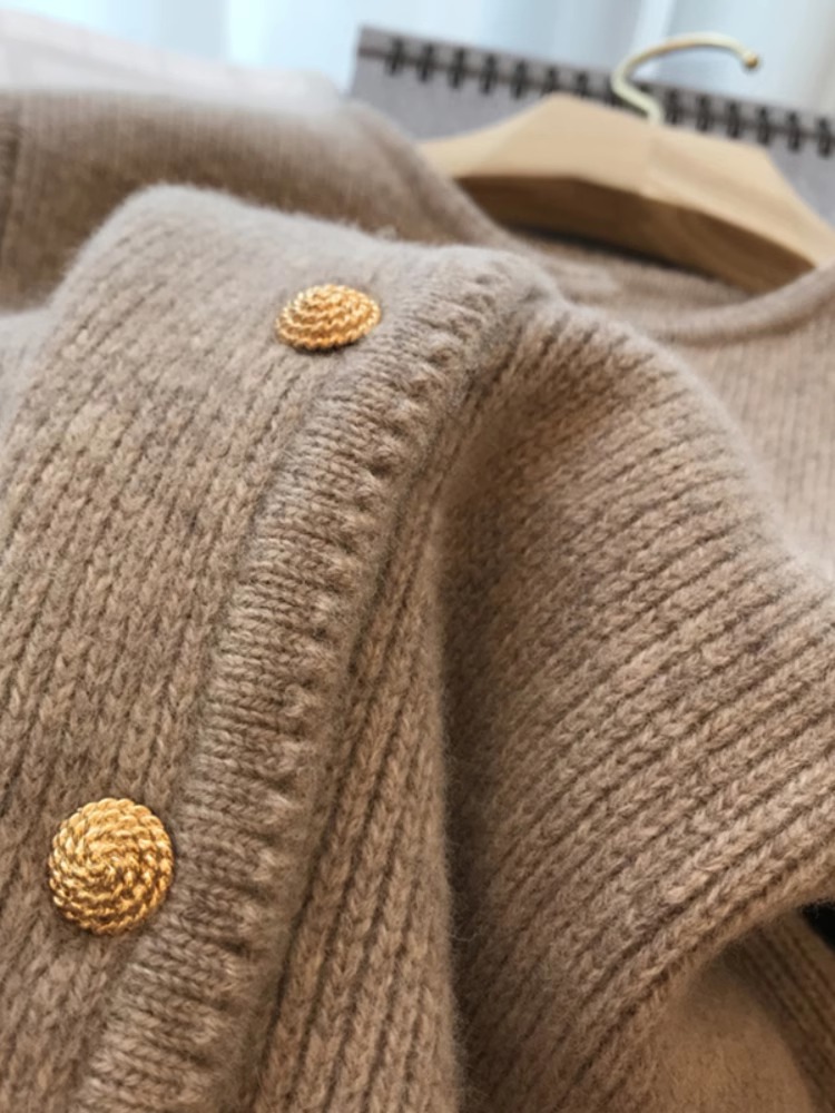 2024新型ニットカーディガン女性秋の柔らかい丸首長袖ファッション純色の短い香りのセーターコート