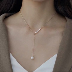 新しい天然真珠のネックレスの女性は軽くて豪華です。