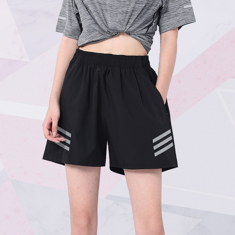 Pantalones cortos deportivos de mujer de verano secado rápido pantalones casuales de cinco puntos pantalones medianos grandes pantalones delgados pantalones negros grandes