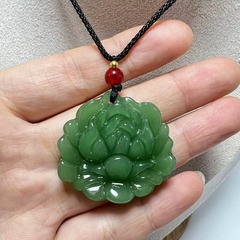 新しいガラスと翡翠の蓮のペンダント男性と女性のためのジャスパーロータス翡翠のペンダント翡翠のネックレス翡翠のペンダントセーターチェーン